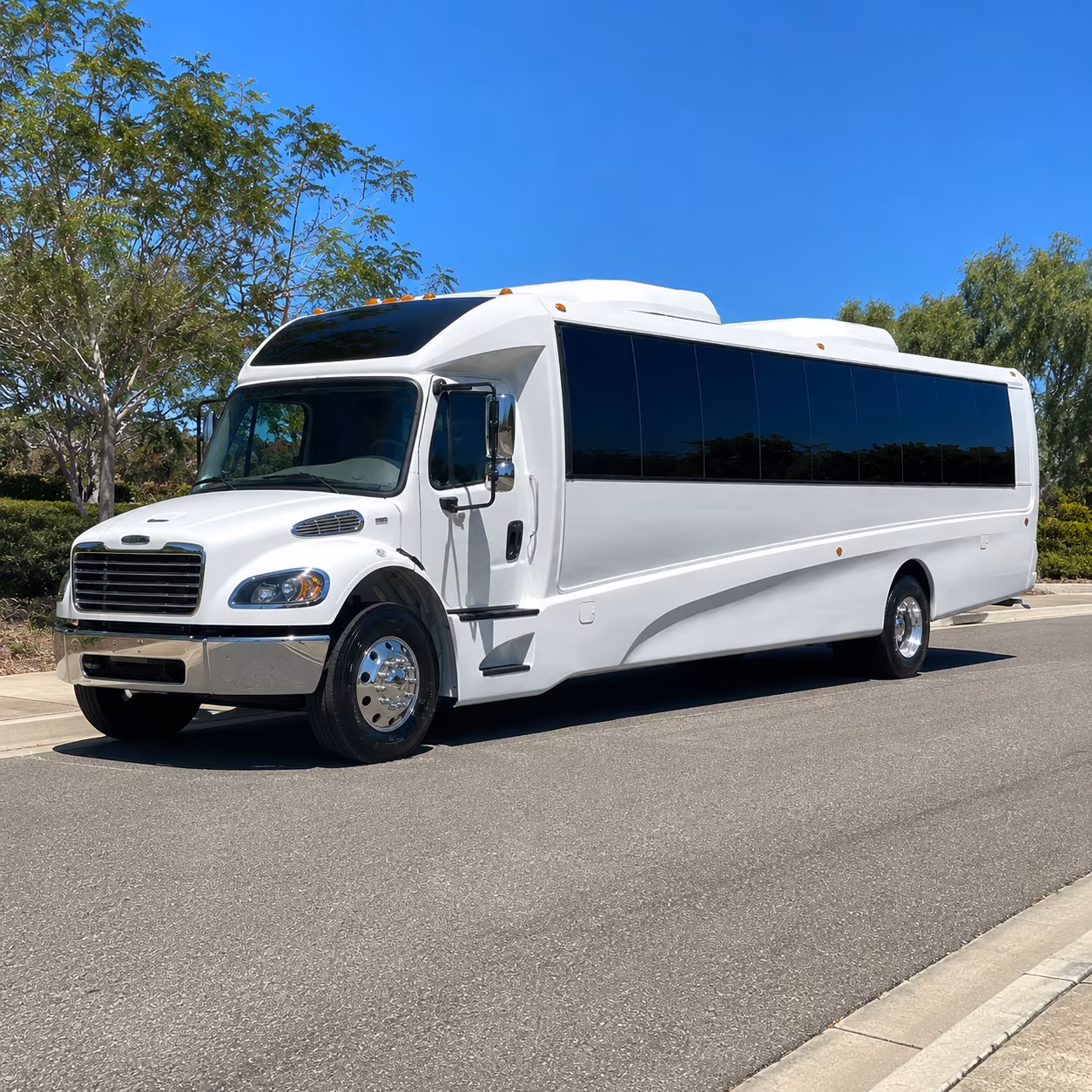 bakersfield 15 passenger minibus