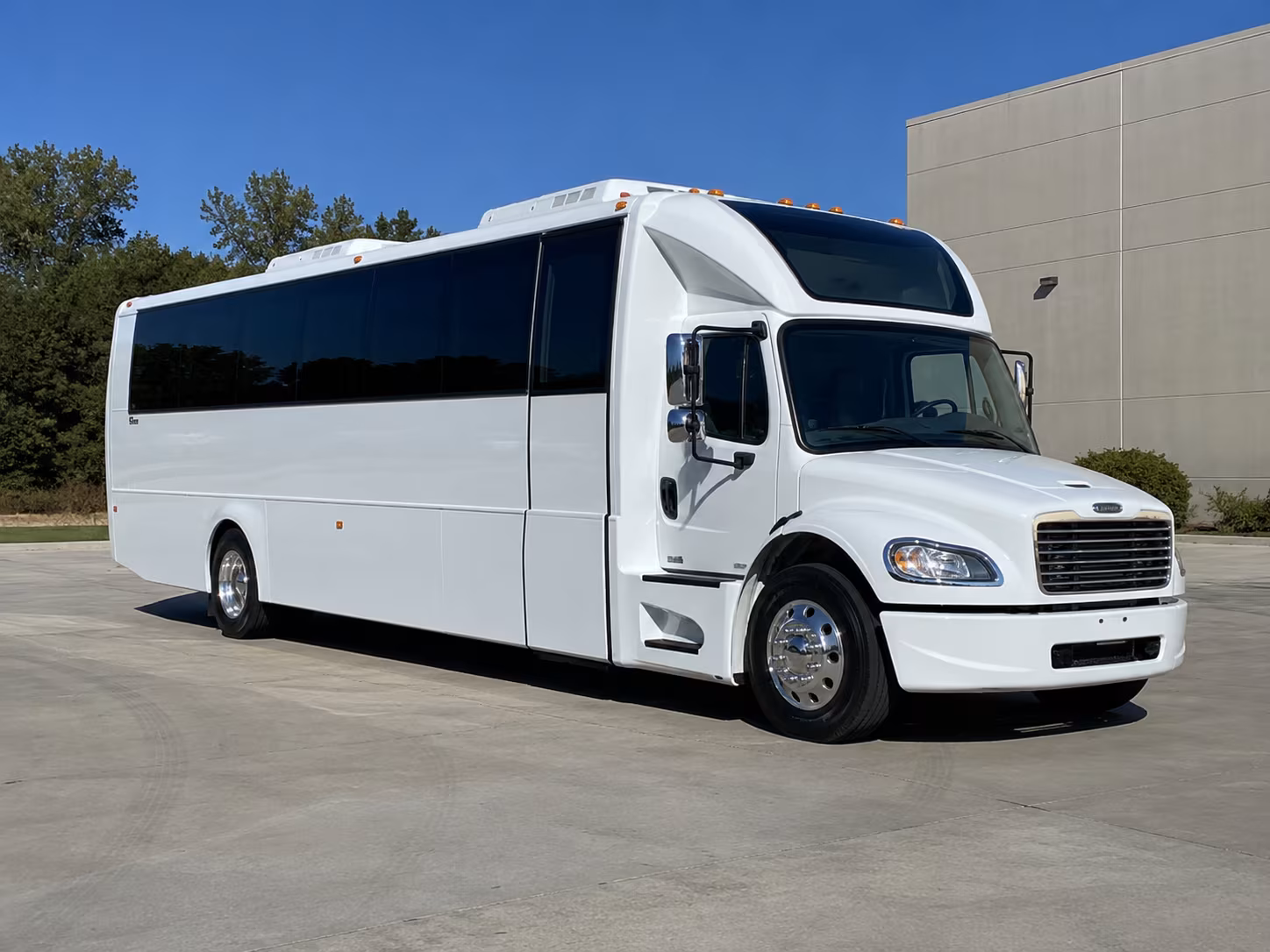bakersfield 28 passenger party bus