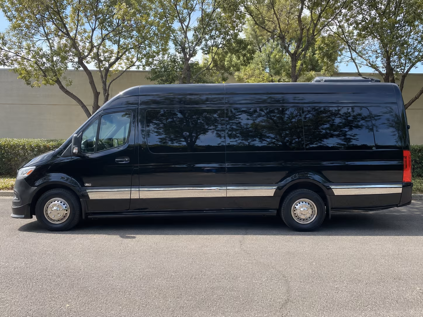 bakersfield sprinter van with driver
